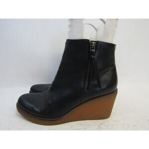 COLE HAAN Womens Size 8 B Black Leather Zip Waterproof Ankle Fashion Boots
